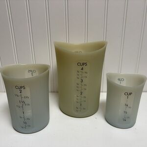 Michael Graves Design 3 Piece Flexible Measuring Cup Set 1, 2, & 4 Cups